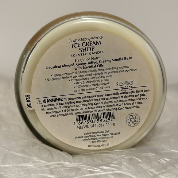Ice Cream Shop 3-Wick Candle from Bath & Body Works 🍦💕🍩 - Picture 3 of 4